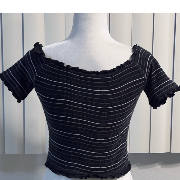 storia crop top large ruffle stripped Rayon Polyester - Picture 2 of 9